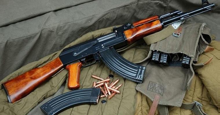 „За да говори целият свят на руски, изучавайте устройството на автомат „Калашников“ (ВИДЕО)