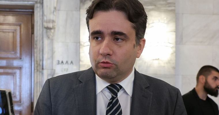 Божанов: ГЕРБ пречи да бъде реализирана алтернатива на Йотова