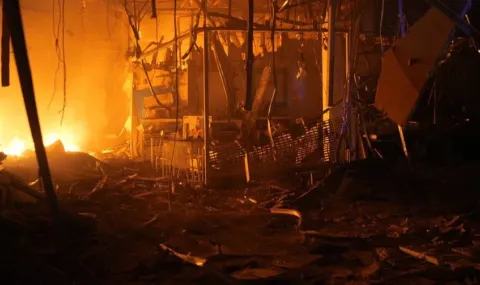 Дрон уби 15-годишна в Севастопол, гори търговски център в Запорожие 2026