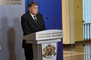 Кого да следват парите