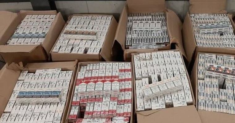 По 7 г. ще лежат в затвора трима действащи полицаи, откраднали 382 134 кутии цигари