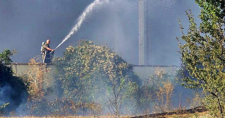Горещ уикенд с десетки пожари: огън край Стара Загора, София, Габрово и в Стара планина
