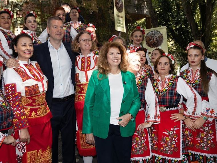 Похвали без подкрепа от ГЕРБ за Йотова, БСП очаквано застана зад нея (Обзор)