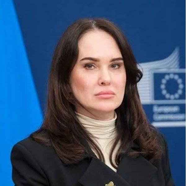 Задържаха близка сътрудничка на Зеленски за пране на пари