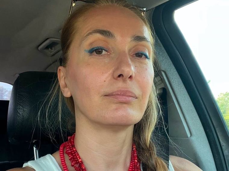 Задържаната в Струмяни активистка: Добре съм, но с охлузени от белезниците китки