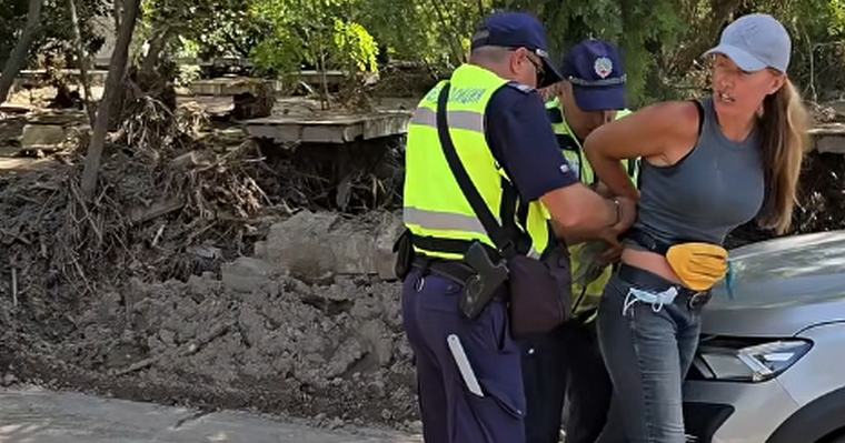 Полицията арестува гражданска активистка при посещението на Радев в Струмяни (ВИДЕО)