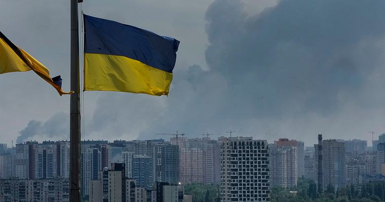 Руски удари взеха жертви в Украйна, докато Москва и Киев се готвят за посещение на американски пратеници