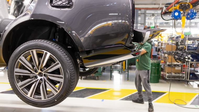 Jaguar Land Rover съкращава 4000 работни места в усилията си да спести 2,3 млрд. долара