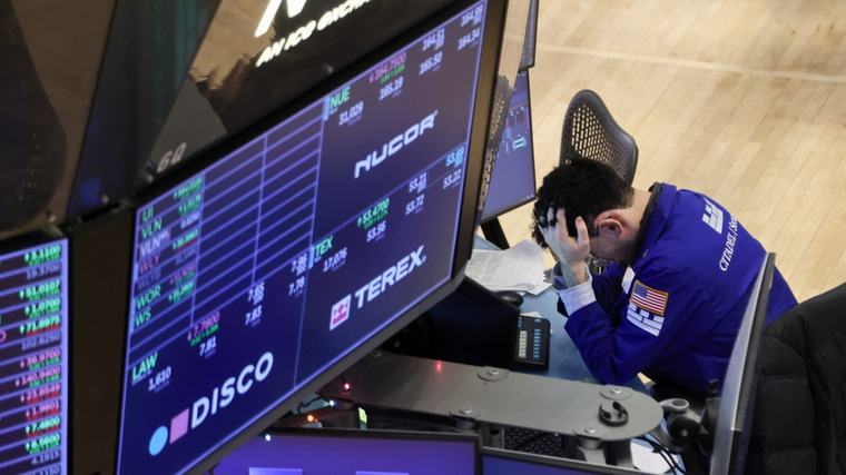 Wall Street финишира седмицата със загуби след силните данни за трудовия пазар